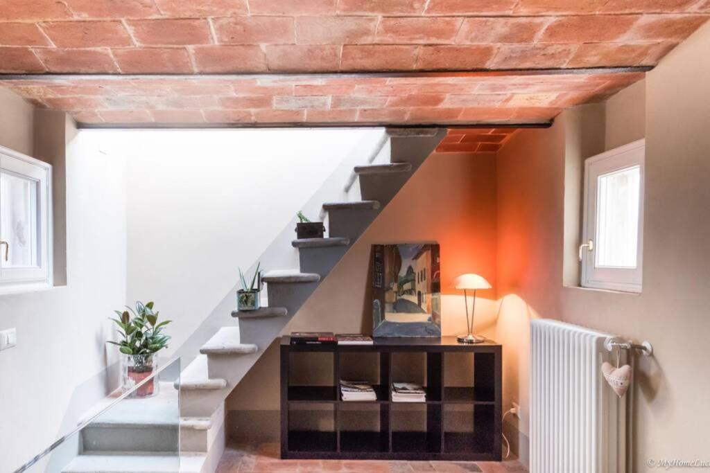 Casa Maria - Attico Di Lusso Vicino Alle Mura ルッカ エクステリア 写真