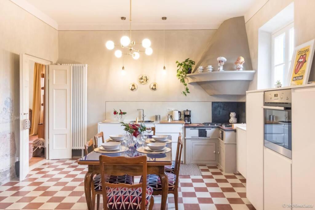 Casa Maria - Attico Di Lusso Vicino Alle Mura ルッカ エクステリア 写真
